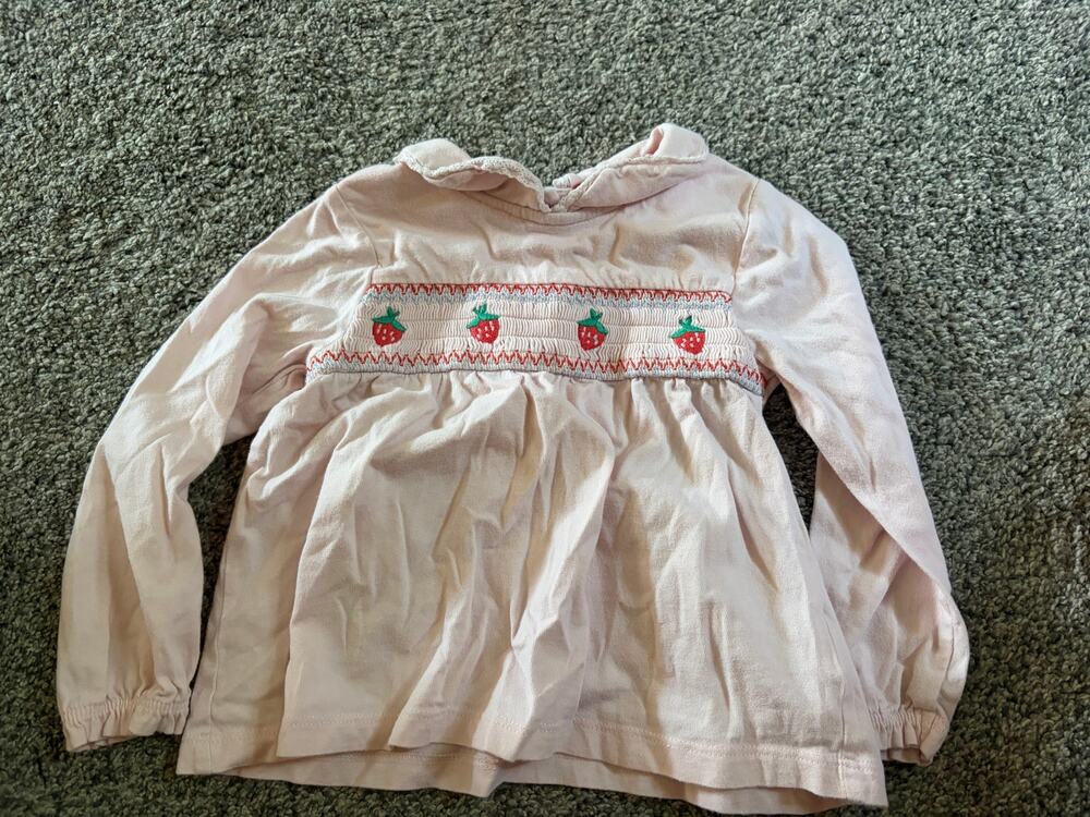 Baby Boden 12-18 month Strawberry Smocked long sleeve top